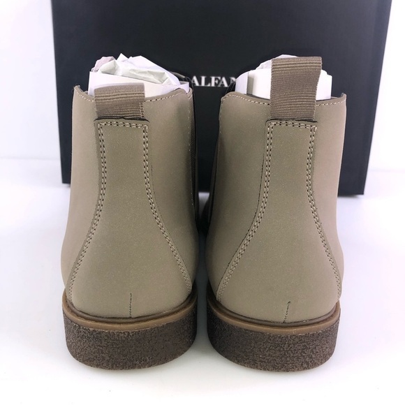 ALFANI Men\'s Jonah Chelsea Boot Neutral Brand New In The Box